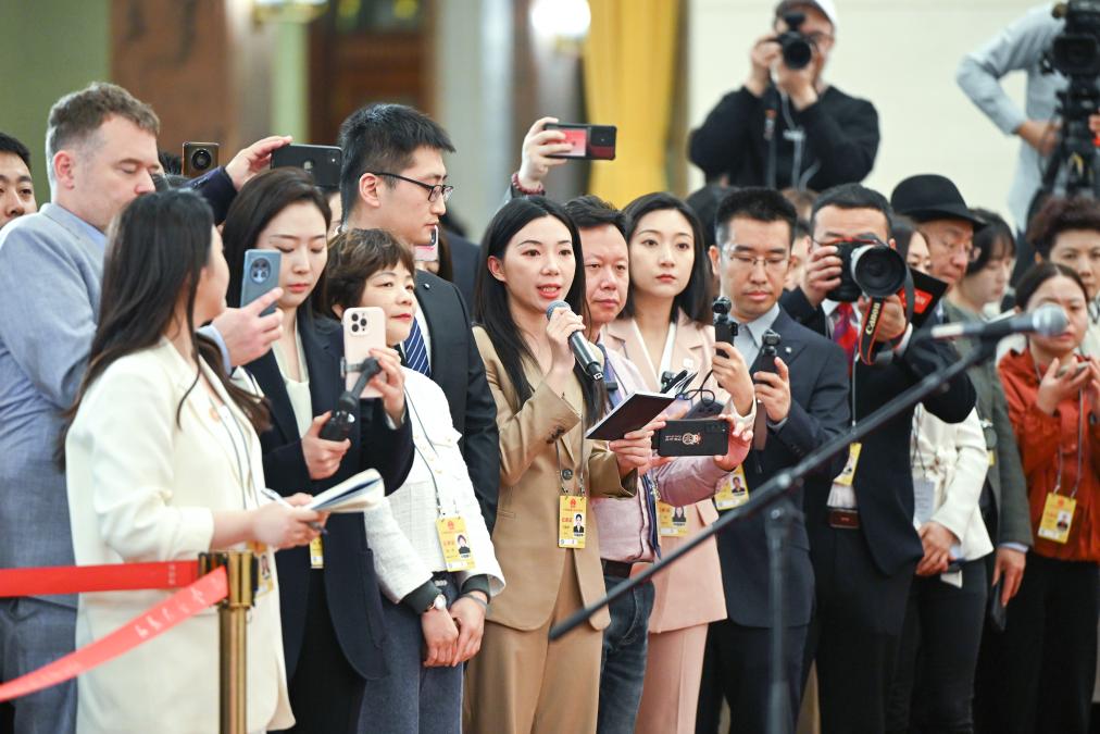  La troisième session du 14e Congrès populaire national a eu lieu dans la grande salle du peuple à Pékin. Ceci est une question posée par les journalistes de l'agence de presse de Xinhua sur place. Photo de Xinhua News Agency Reporter Xu Bingjie </p> <p class = 