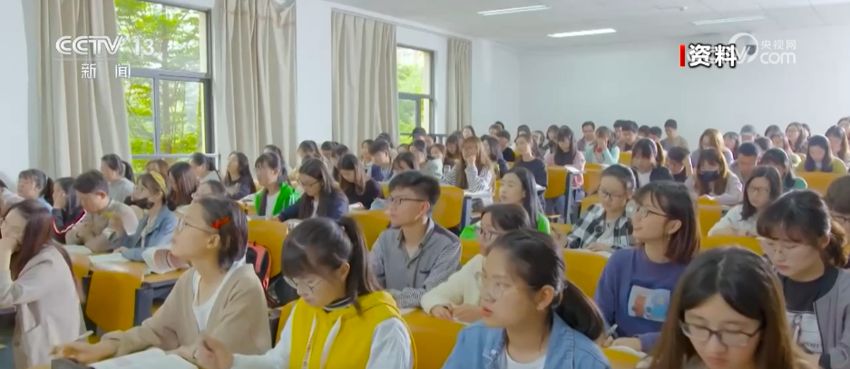 // </p> <p> <p> <p> <p> <p> In diesem Jahr wurde das Land weiter erhöht. Gleichzeitig werden wir das Ausmaß der Einschreibung von Studenten an Universitäten mit 