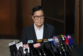 鄧炳強：探監師續燃燒囚犯對政府仇恨 