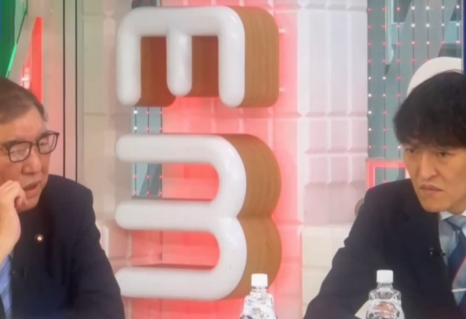 高市错误言论引众怒 日本前首相及民众批驳 